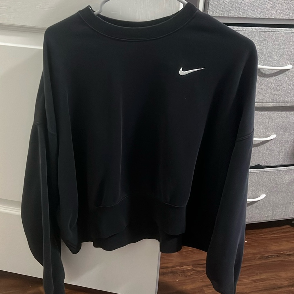 loose fit nike crewneck